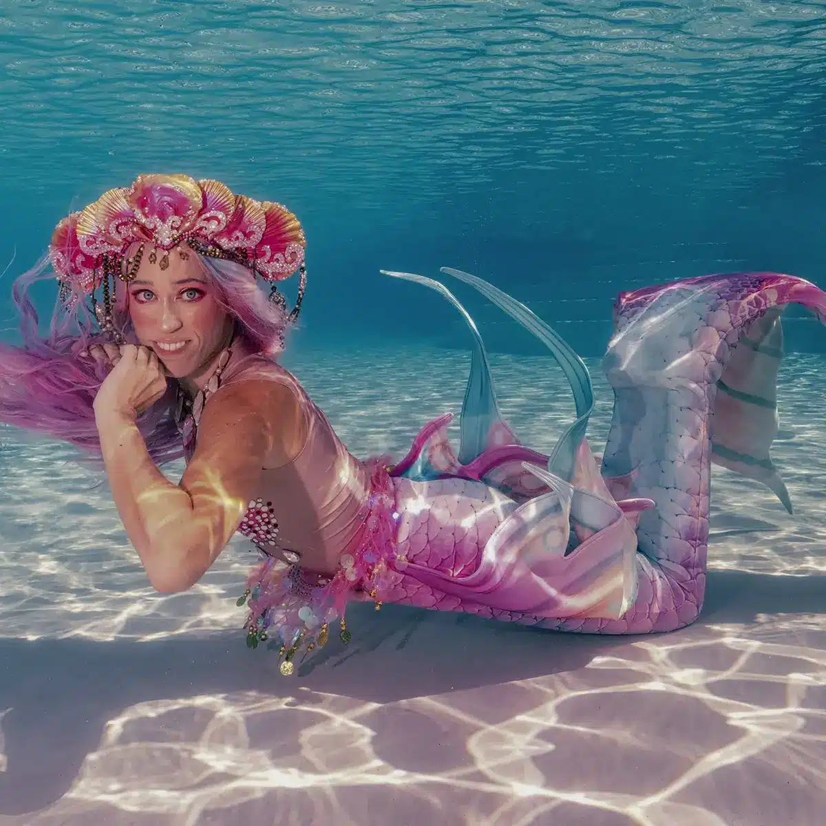 Mermaidcore : la tendance ultra glamour qui nous transforme enfin en petite  sirène débarque en 2023 - Voici